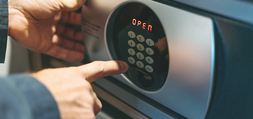 Cash Safe Openers in Selma, California